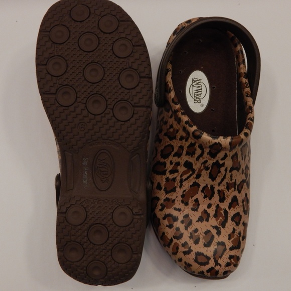 Anywear clog with heel strap in Women - Picture 4 of 4